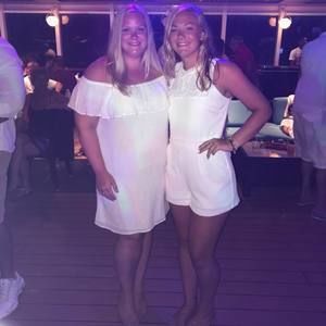 Meet your Posher, Maxine